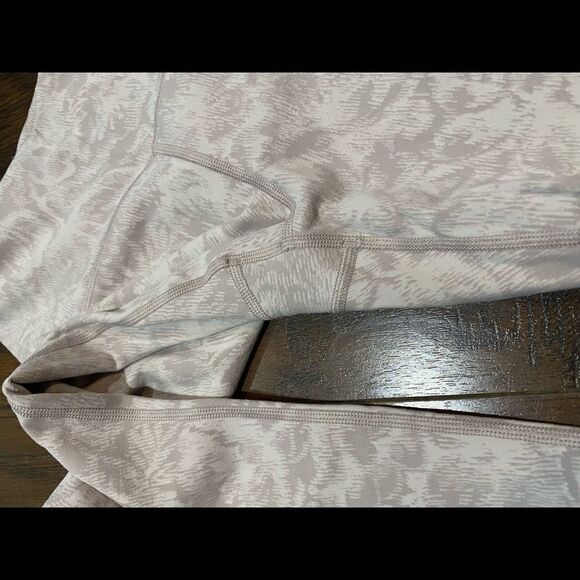 Athleta Elation Textured Tight Frosted Floral Pink leggings - Picture 6 of 12